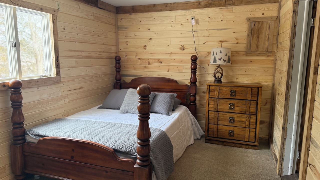 Photo of Bedroom in Lamont