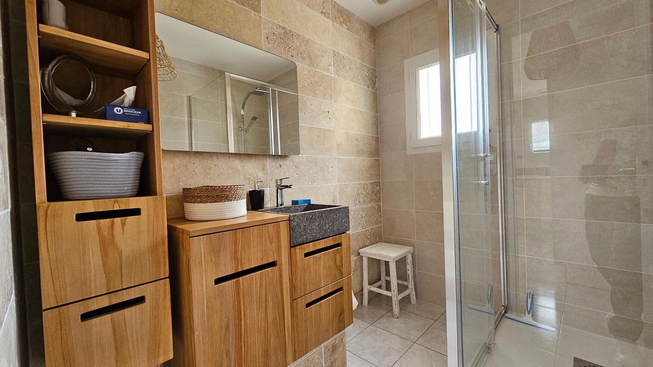 Photo of Bathroom in Grues