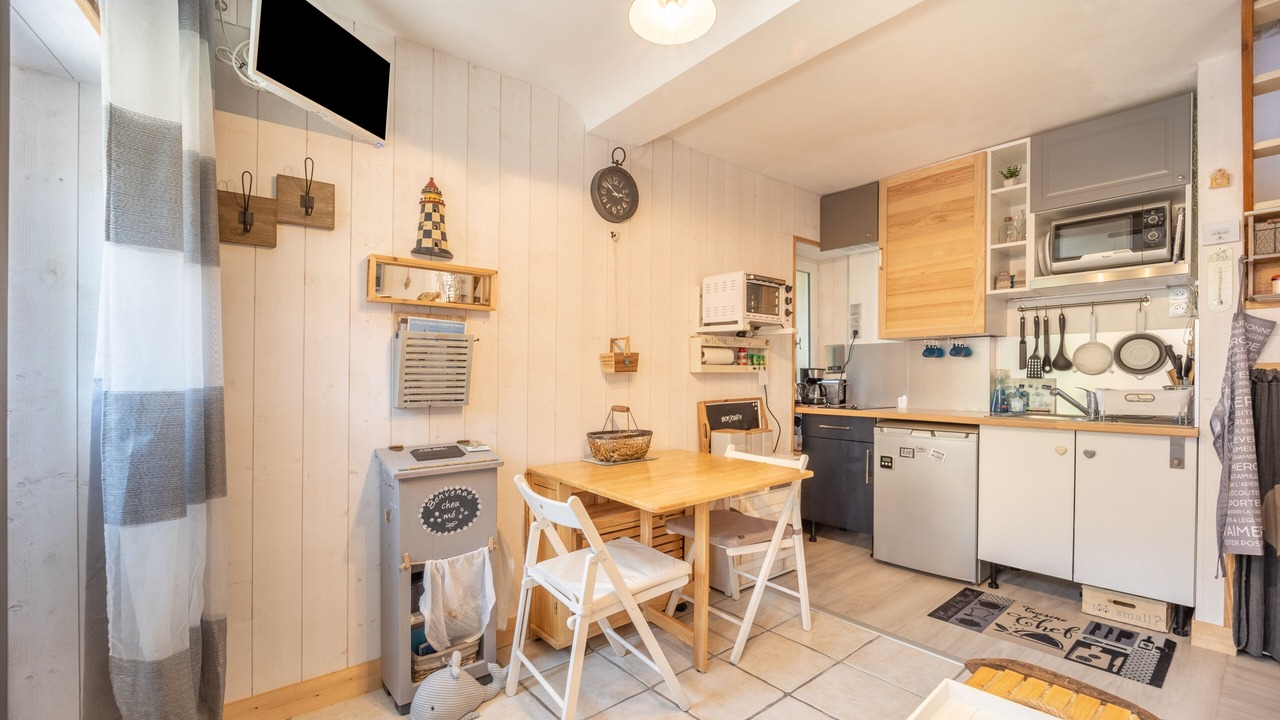 Photo of Kitchen in Saint-Regnobert-de-la-Cote-de-Nacre