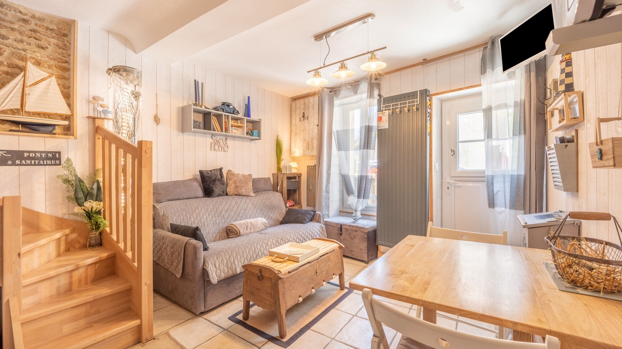 Photo of Livingroom in Saint-Regnobert-de-la-Cote-de-Nacre