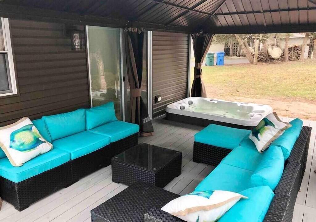 Photo of Livingroom in Hamden