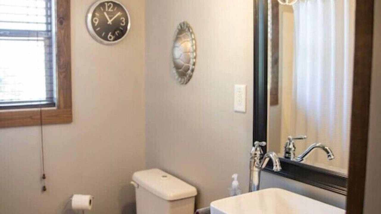 Photo of Bathroom in Groveoak