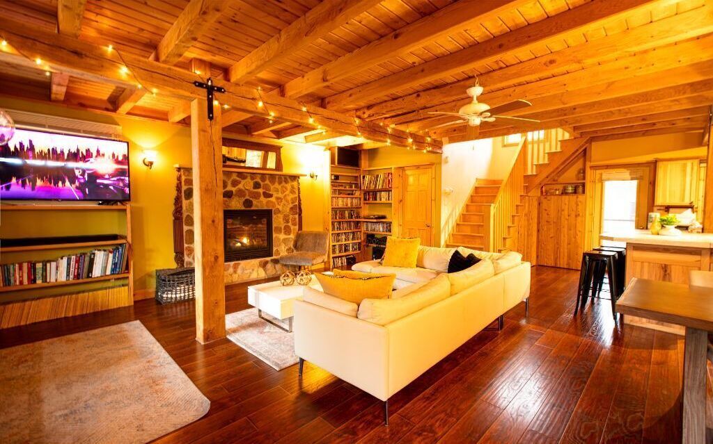 Photo of Livingroom in Colpoys Bay