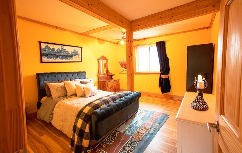 Photo of Bedroom in Colpoys Bay