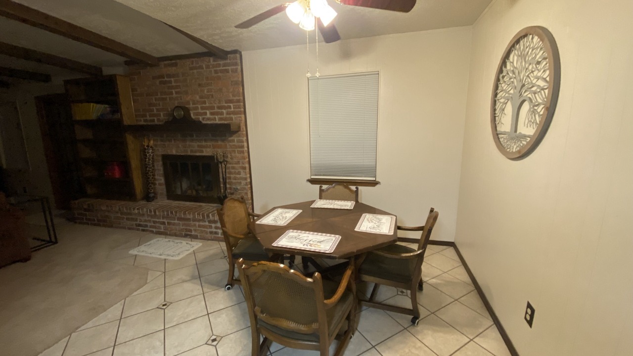 Photo of Livingroom in Duncan