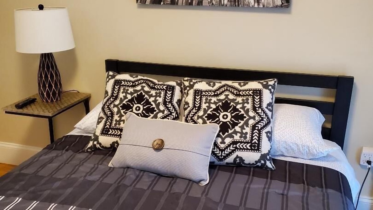Photo of Bedroom in D Street - West Broadway