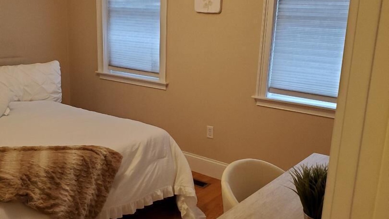 Photo of Bedroom in D Street - West Broadway