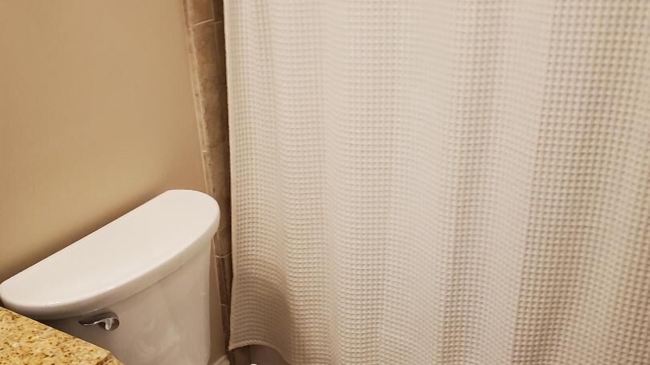 Photo of Bathroom in D Street - West Broadway