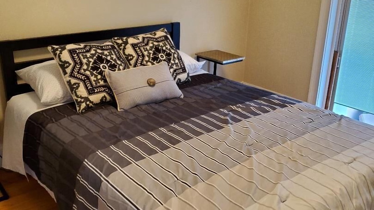 Photo of Bedroom in D Street - West Broadway
