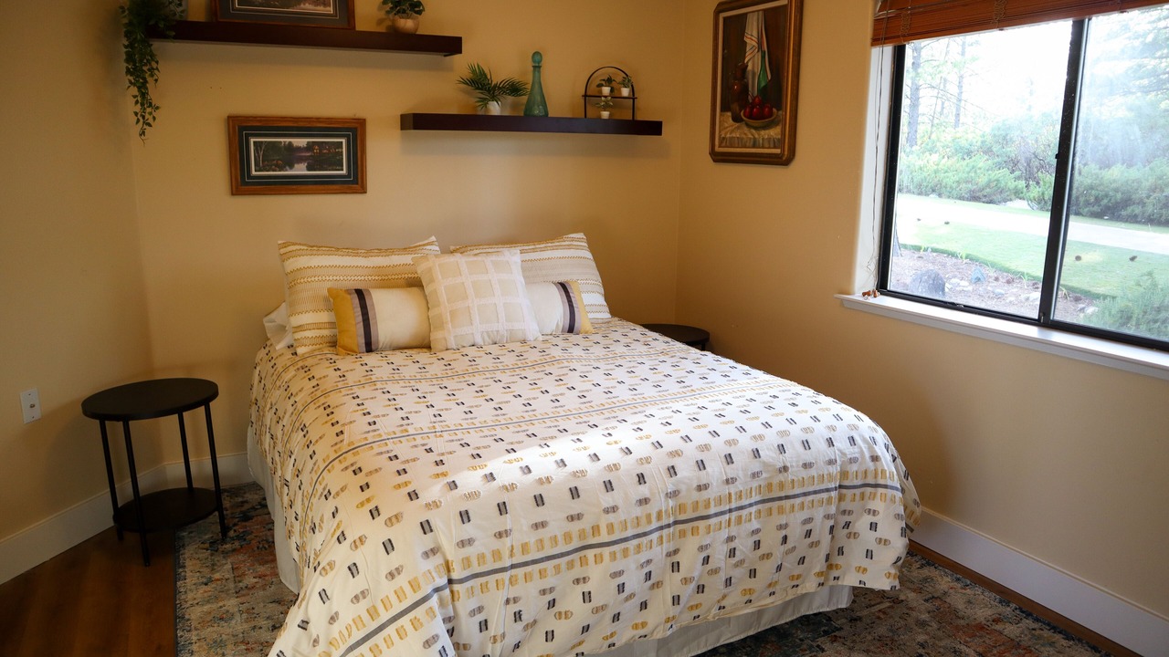 Photo of Bedroom in Colfax