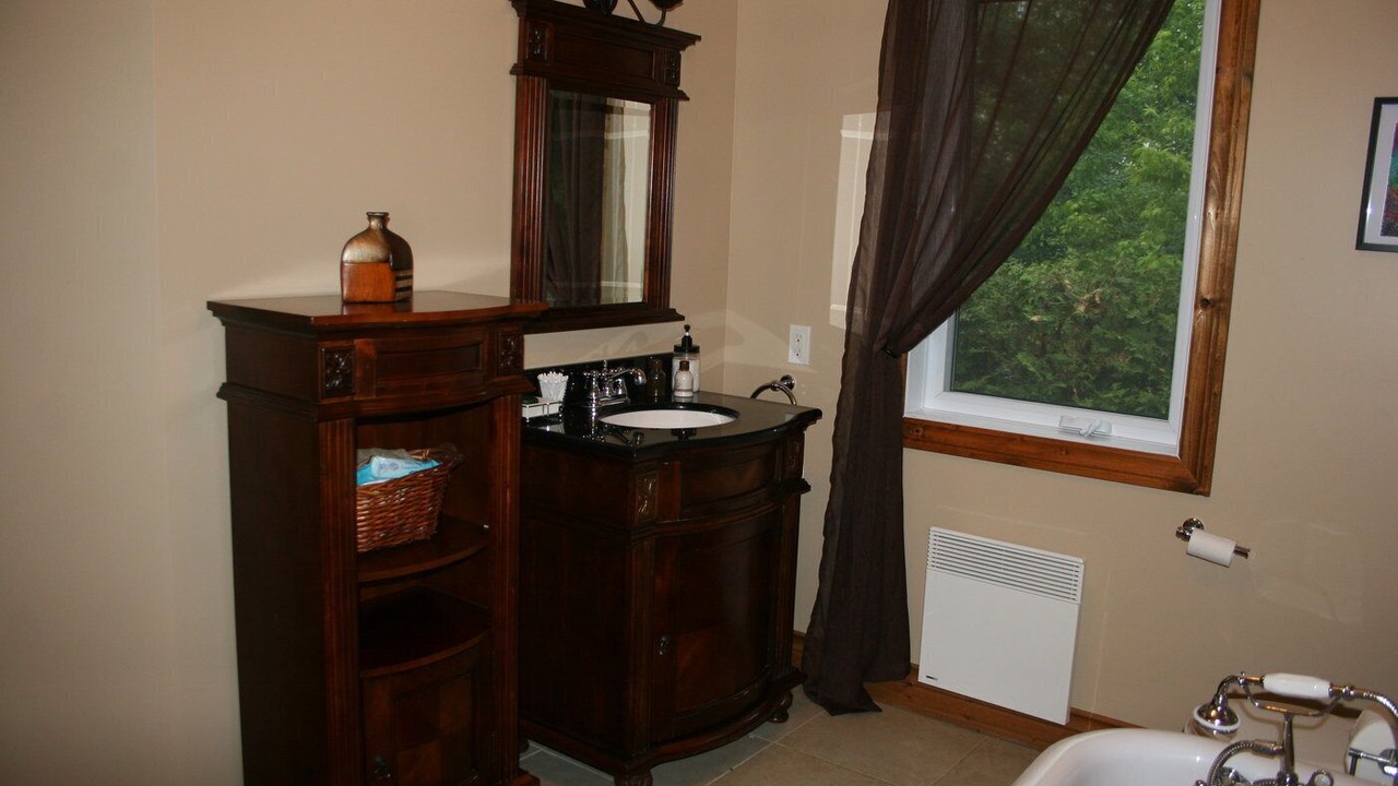 Photo of Bathroom in Val-des-Monts