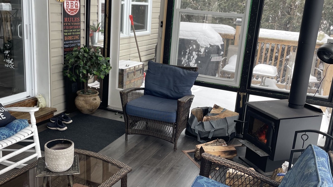 Photo of Livingroom in Fenelon Falls