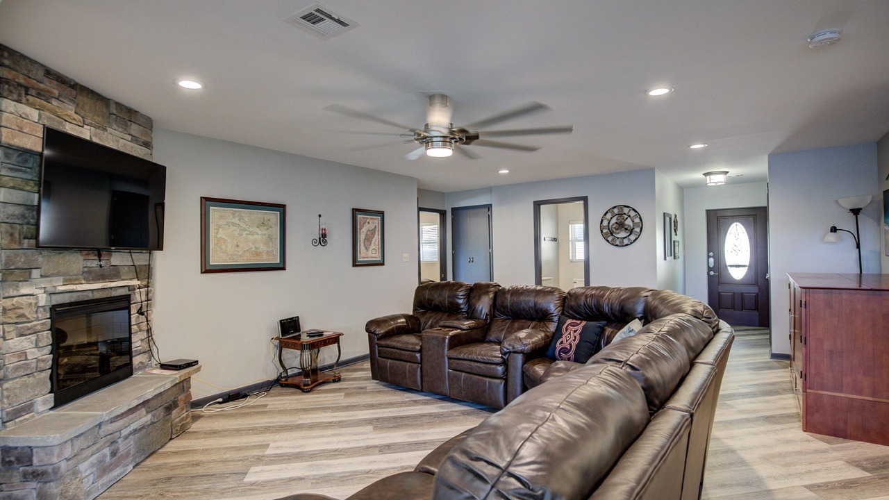 Photo of Livingroom in Grove