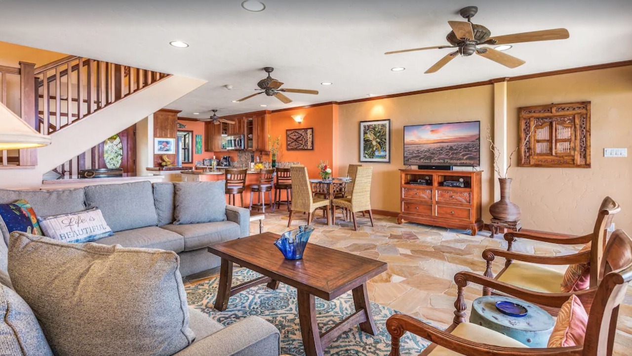 Photo of Livingroom in Downtown Lahaina