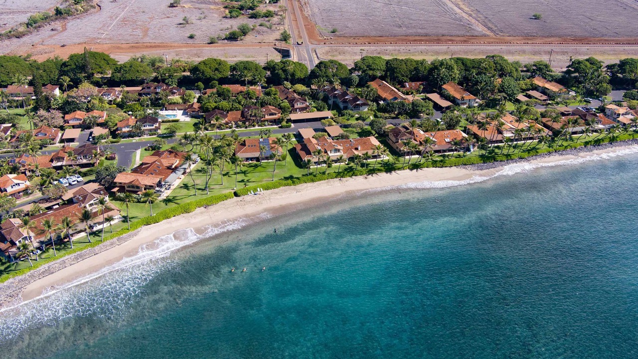 Photo of Others in Downtown Lahaina