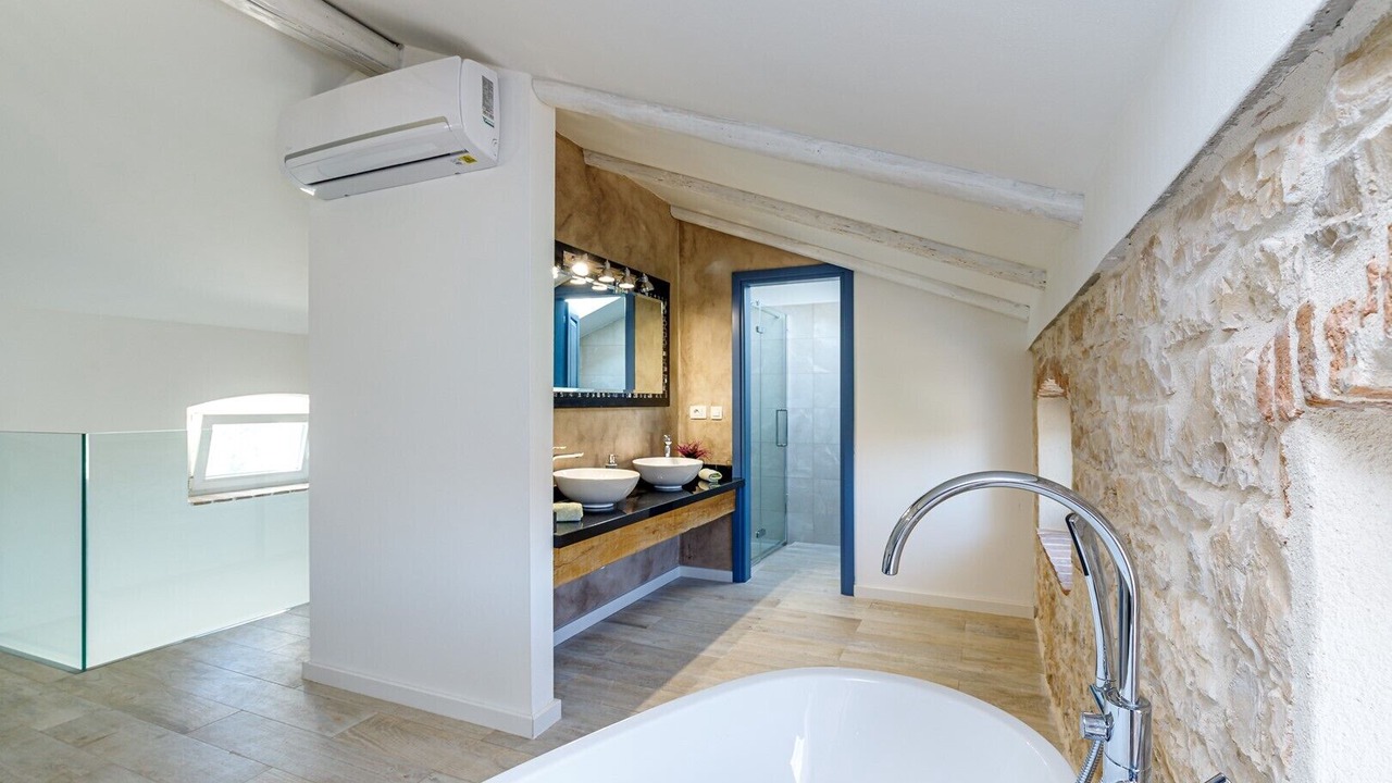 Photo of Bathroom in Farini