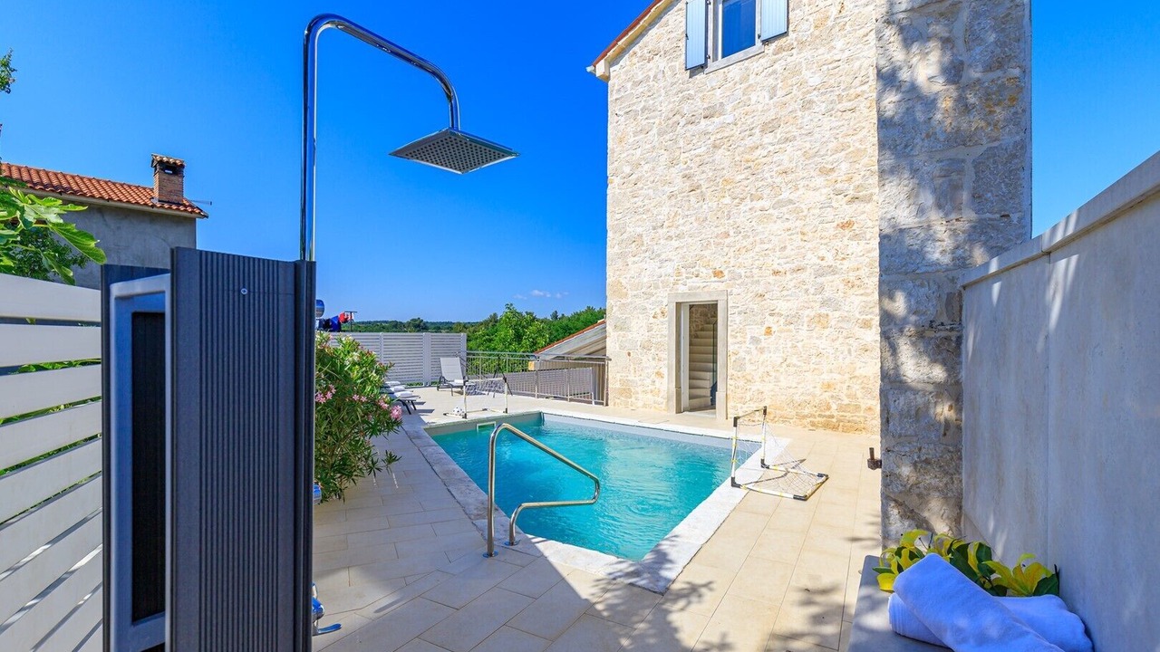 Photo of Outdoor in Farini