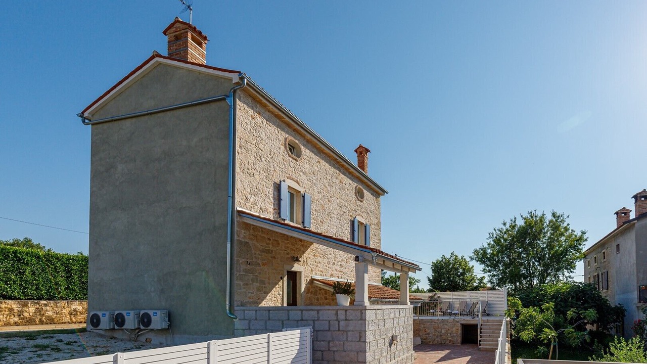 Photo of Outdoor in Farini