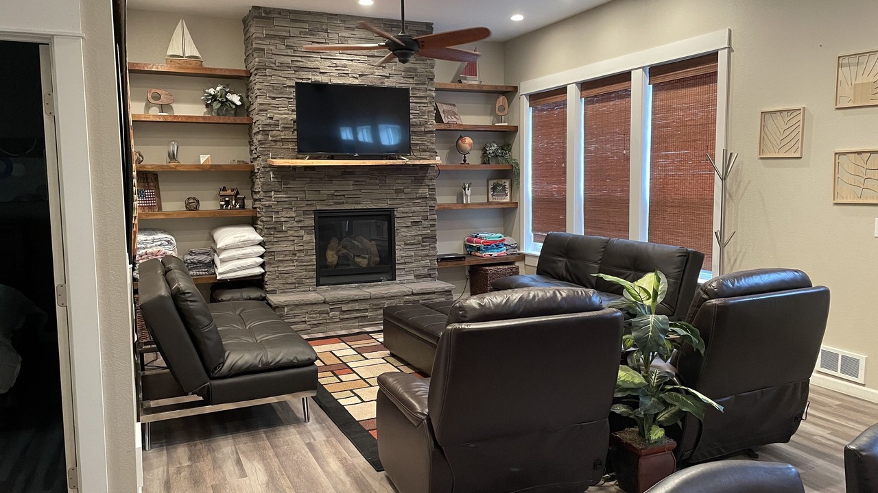 Photo of Livingroom in Mayfield