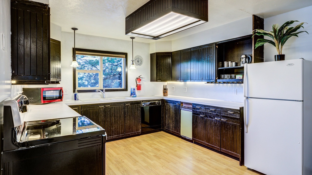 Photo of Kitchen in West Yellowstone