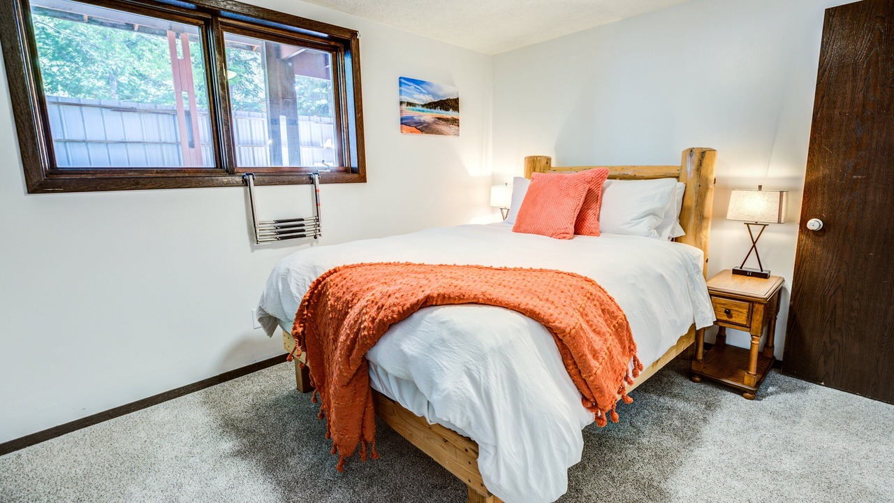 Photo of Bedroom in West Yellowstone