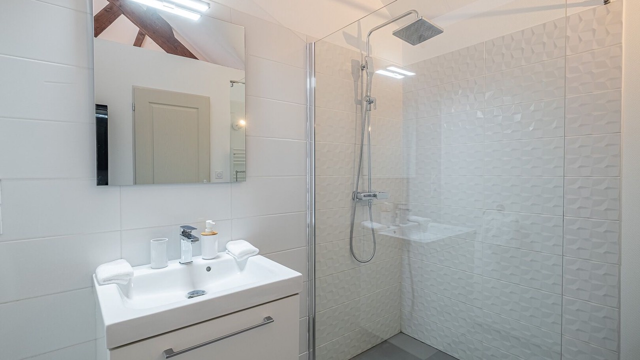 Photo of Bathroom in Cravant-les-Coteaux