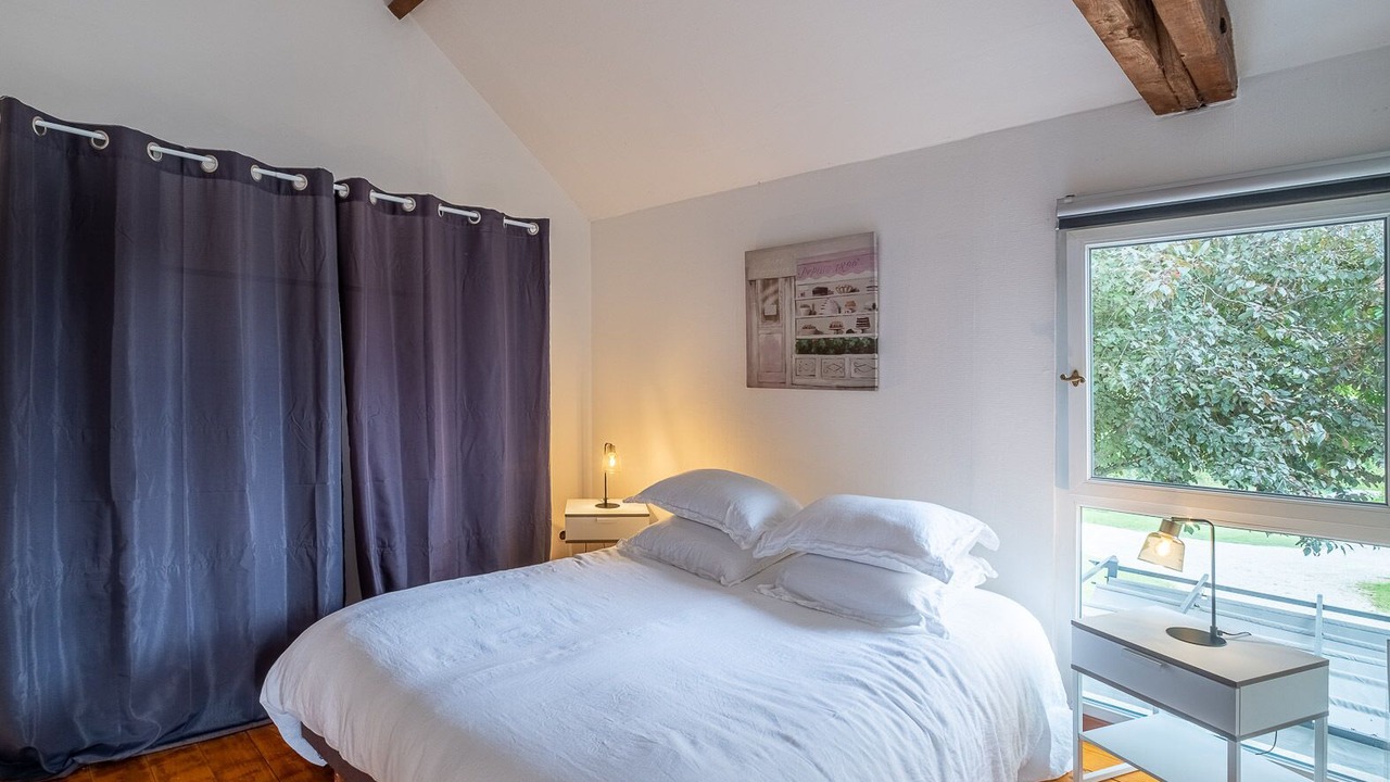 Photo of Bedroom in Cravant-les-Coteaux