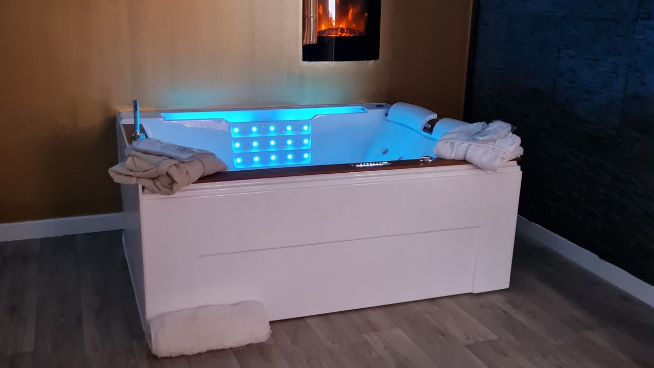 Photo of Bedroom in Arenes Romaines - Saint-Martin-du-Touch