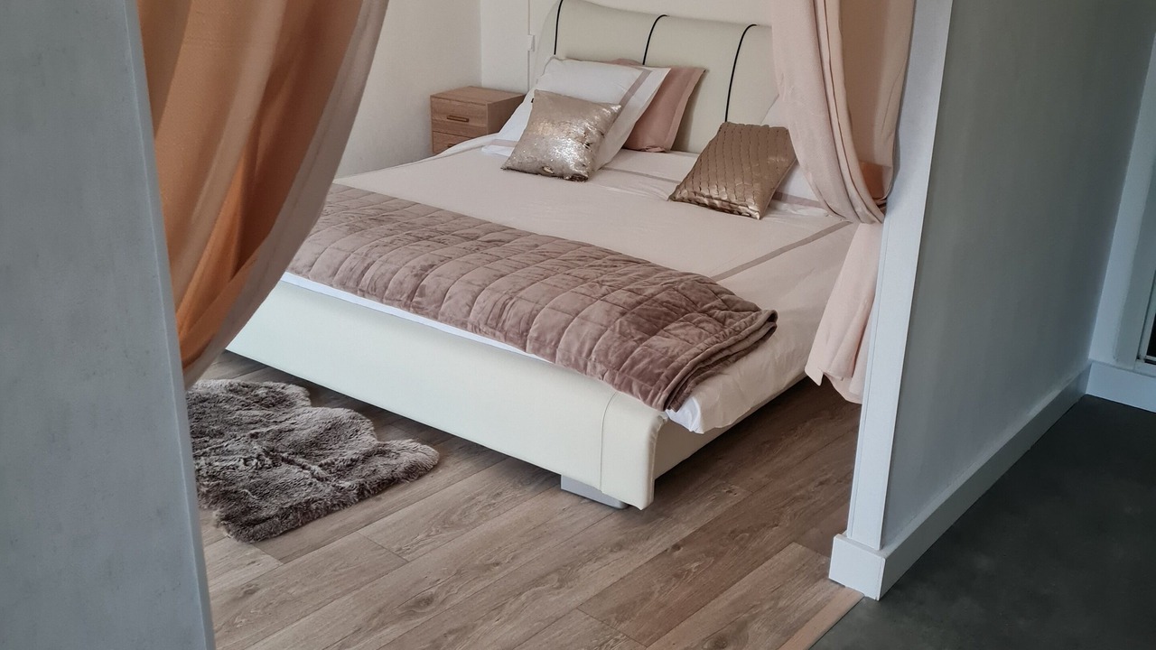 Photo of Bedroom in Arenes Romaines - Saint-Martin-du-Touch