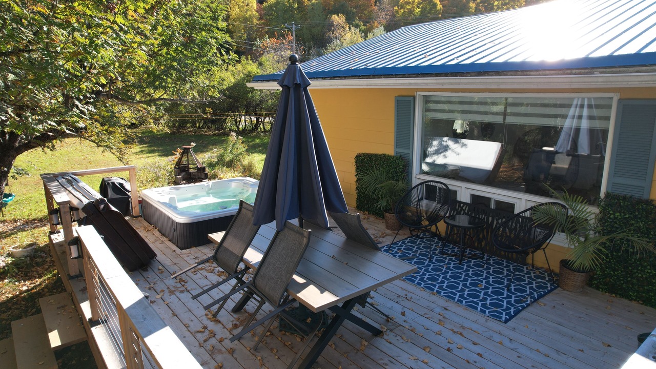 Photo of Patio Balcony in Val-des-Bois