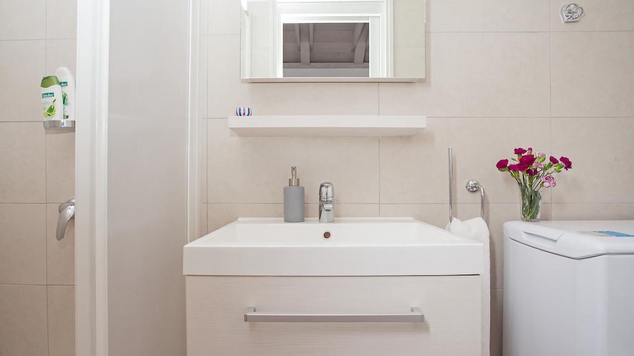 Photo of Bathroom in Pile