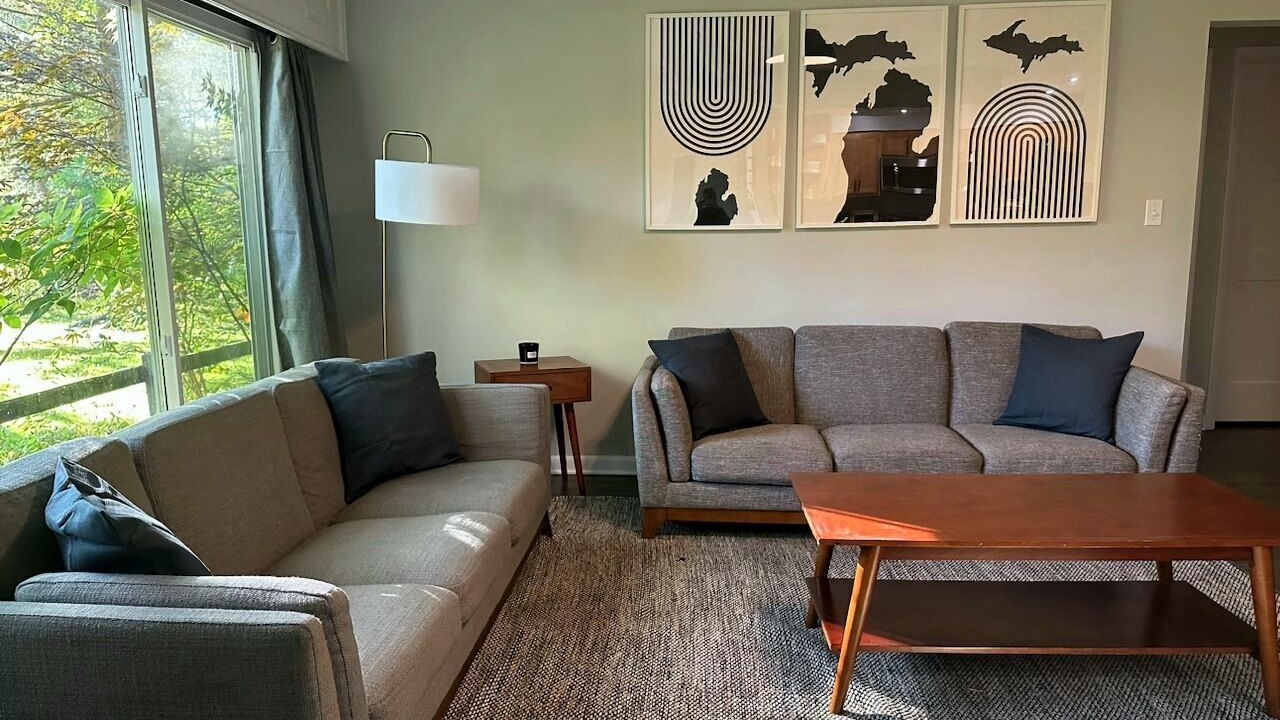 Photo of Livingroom in Shorewood-Tower Hills-Harbert