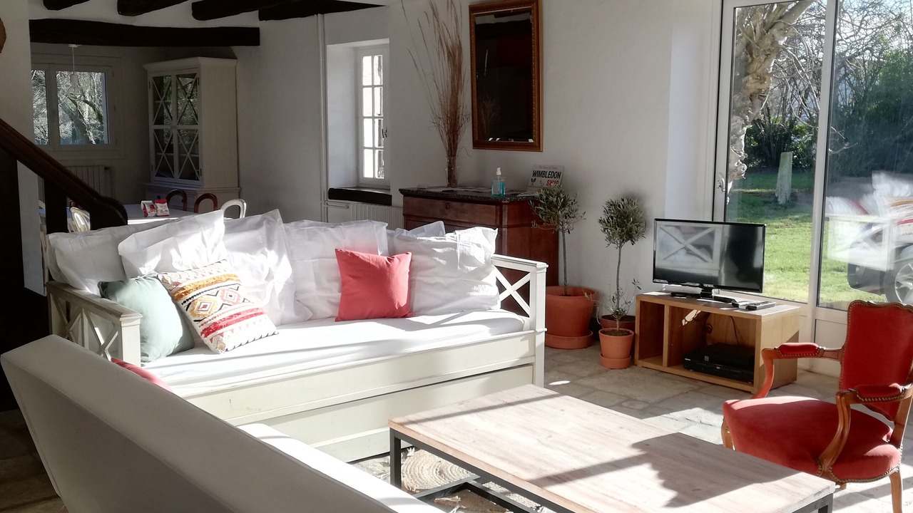 Photo of Livingroom in Saint-Julien-l'Ars