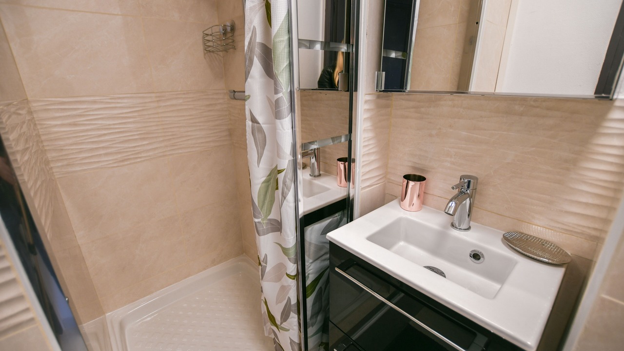 Photo of Bathroom in Barbizon