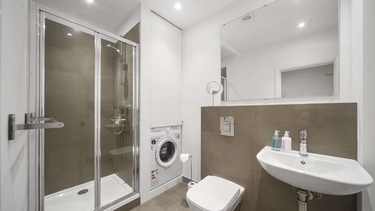 Photo of Bathroom in Tower Hill