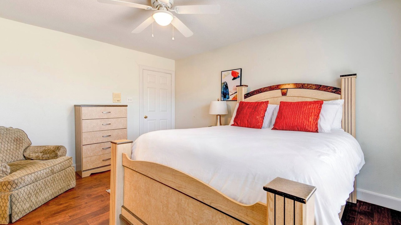 Photo of Bedroom in Memorial Northwest