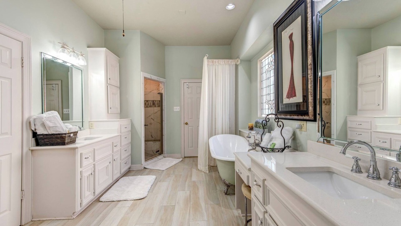 Photo of Bathroom in Memorial Northwest
