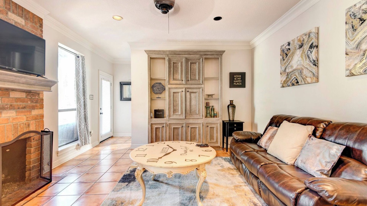 Photo of Livingroom in Memorial Northwest