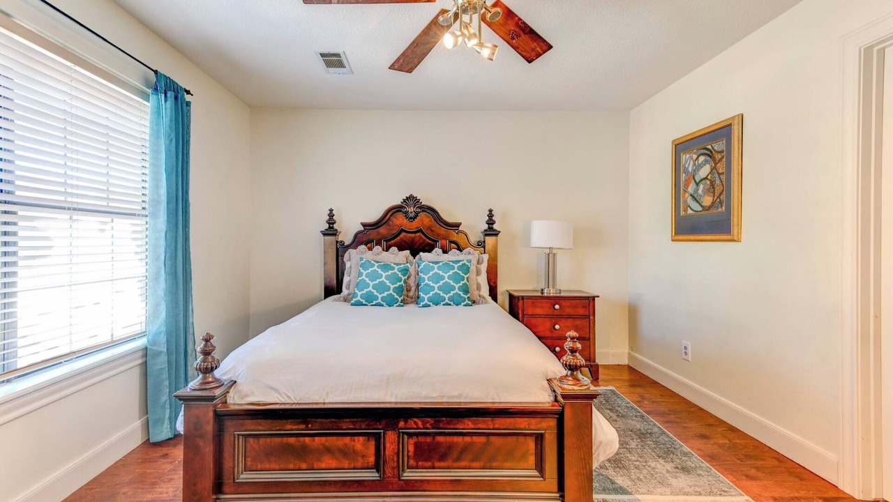 Photo of Bedroom in Memorial Northwest