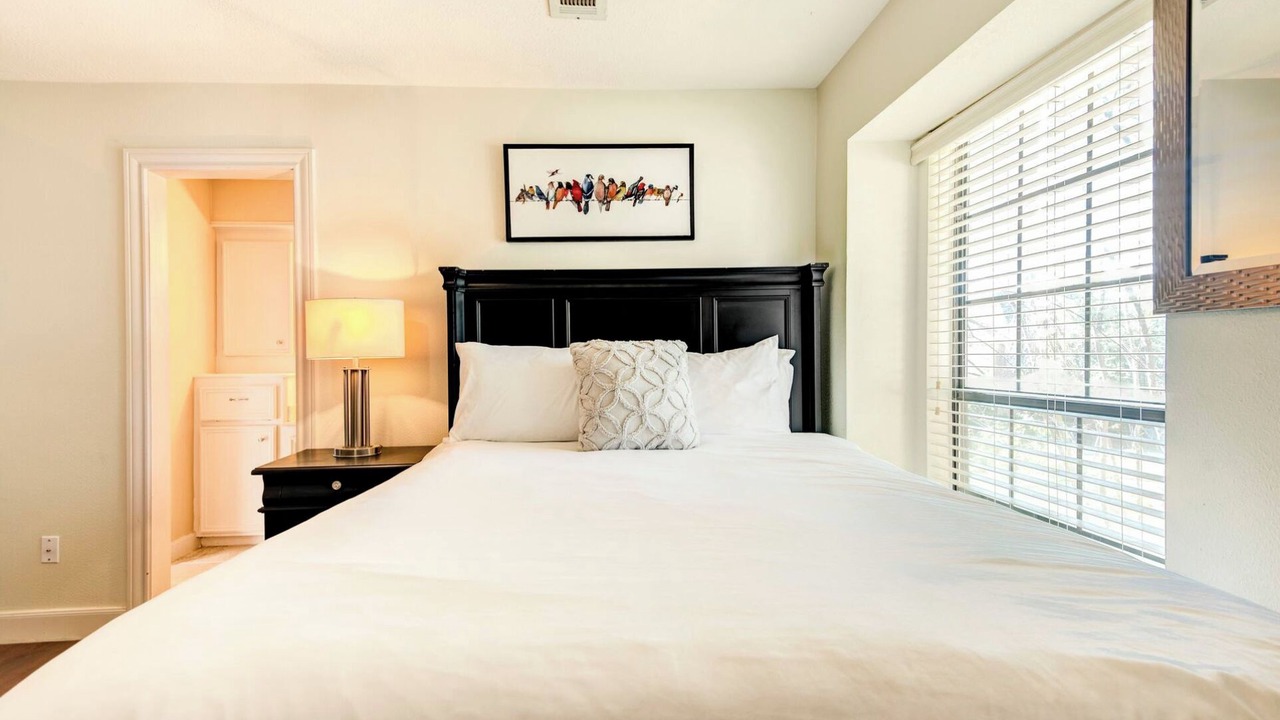Photo of Bedroom in Memorial Northwest