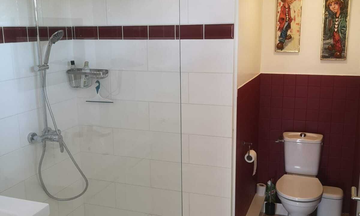 Photo of Bathroom in Chateauneuf-de-Galaure