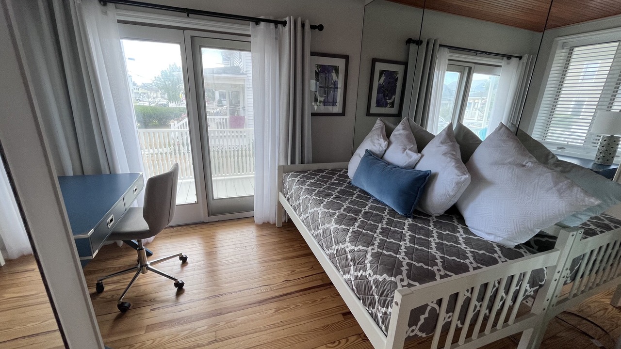 Photo of Bedroom in Wall