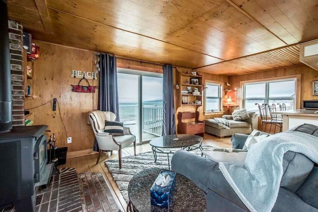 Photo of Livingroom in Scots Bay