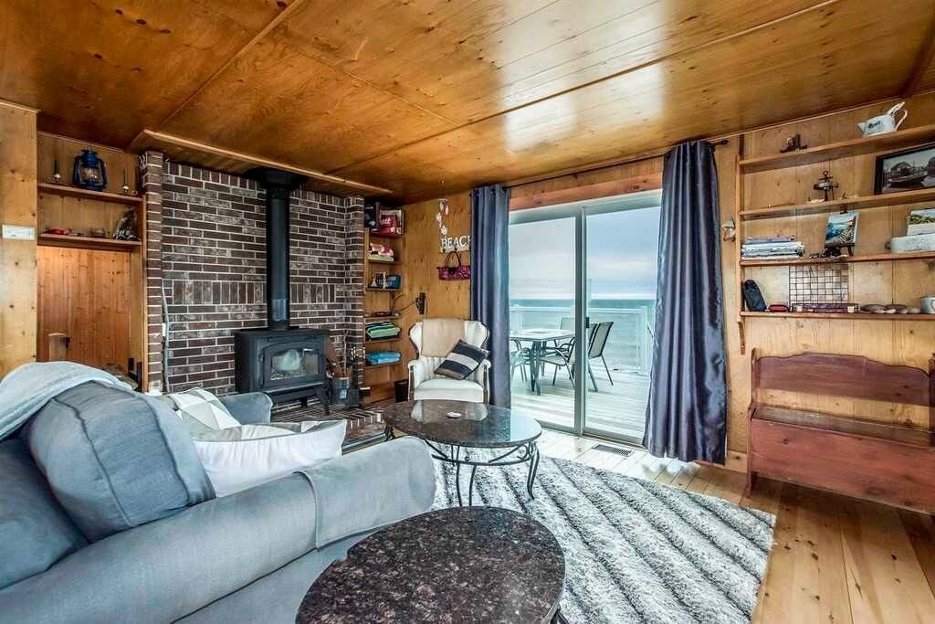 Photo of Livingroom in Scots Bay