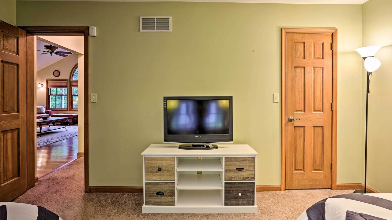 Photo of Bedroom in Pocono Mountain Lake
