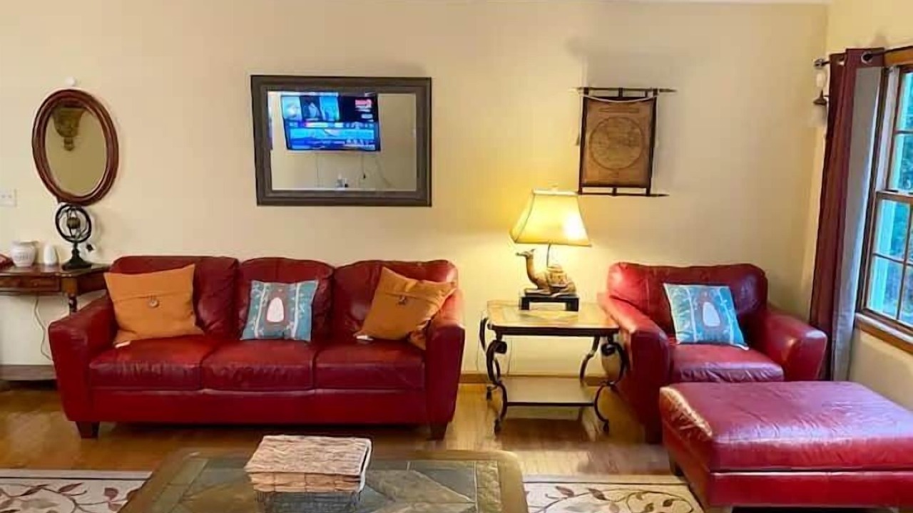 Photo of Livingroom in Pocono Mountain Lake