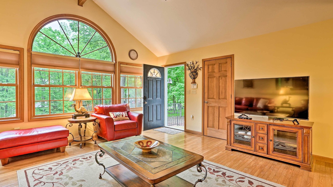 Photo of Bedroom in Pocono Mountain Lake