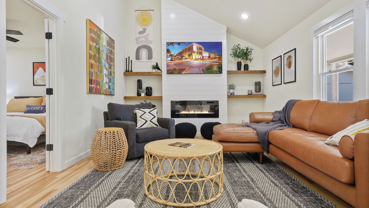 Photo of Livingroom in Downtown