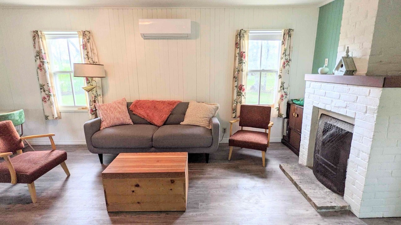 Photo of Livingroom in Winnipeg Beach