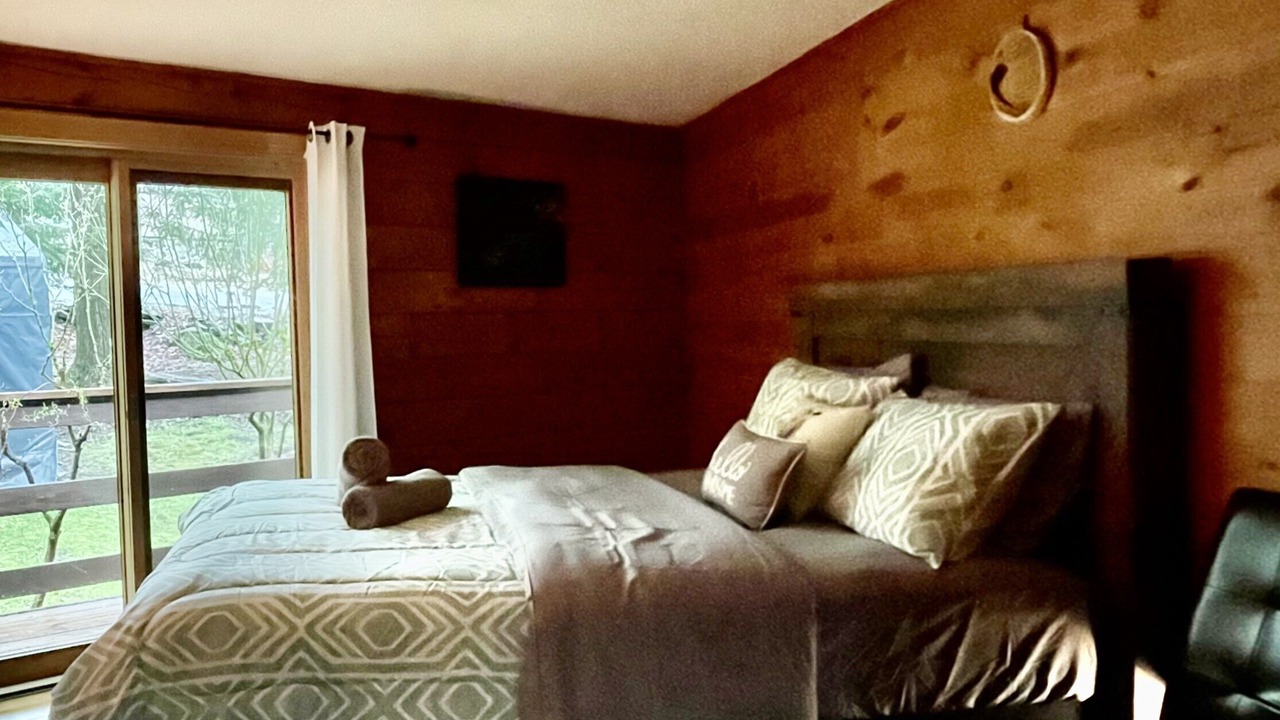 Photo of Bedroom in Greentown